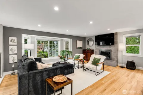 $925,000 | 403 Ferndale Avenue Northeast, Renton, WA 98056