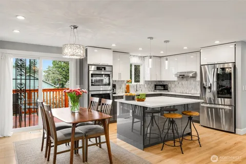 $925,000 | 403 Ferndale Avenue Northeast, Renton, WA 98056