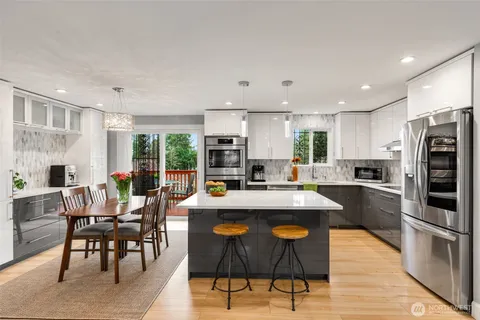 $925,000 | 403 Ferndale Avenue Northeast, Renton, WA 98056