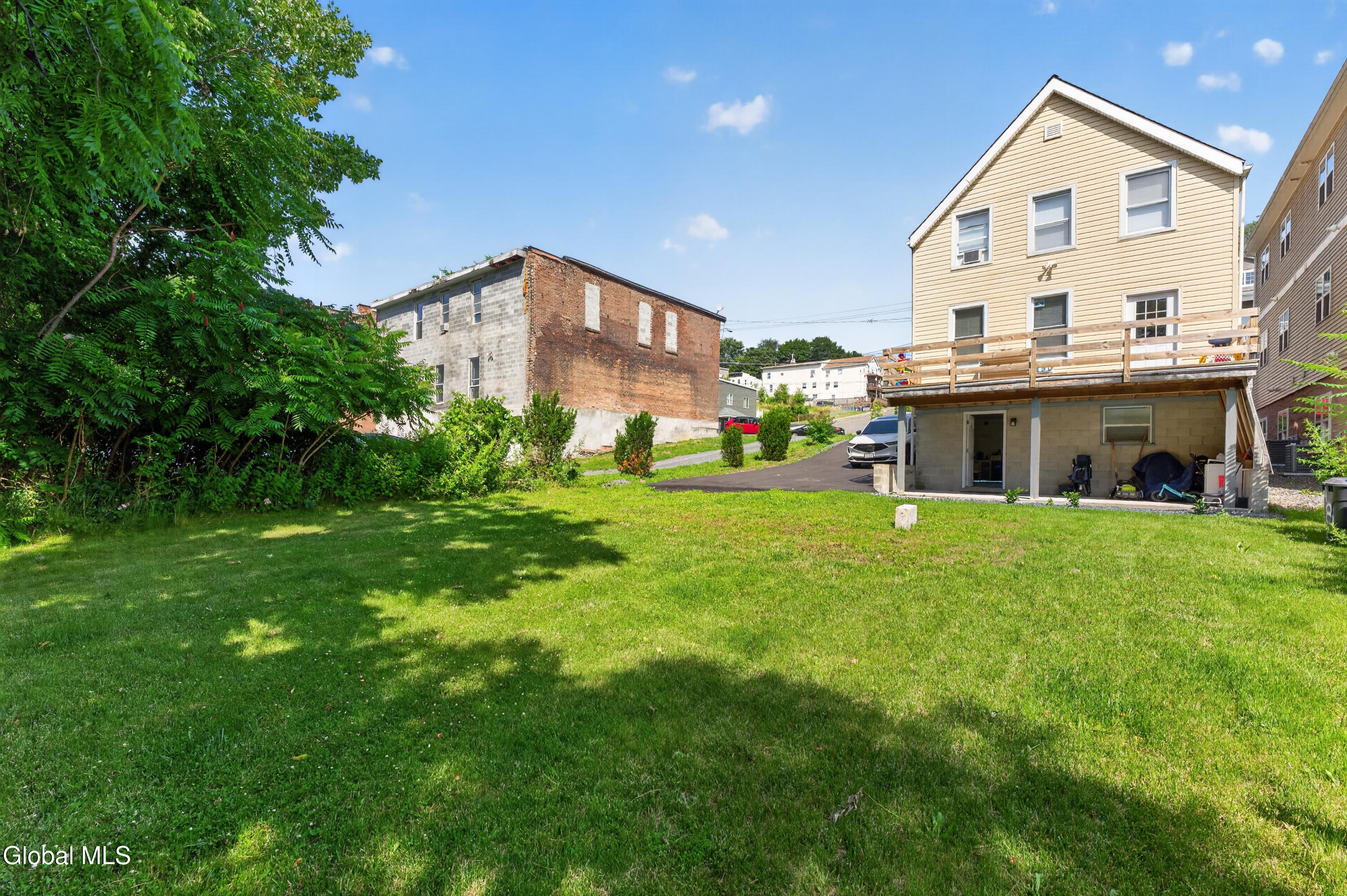 1053 Broadway Rensselaer, NY 12144 - Photo 29 of 31 Yard 1054