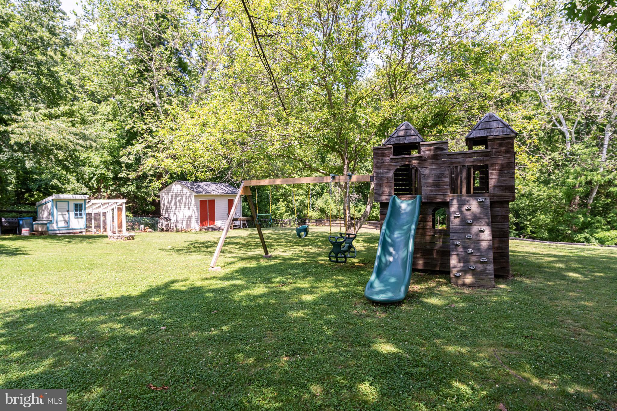 35094 Scotland Heights Road Round Hill, VA 20141 - Photo 32 of 41 Backyard