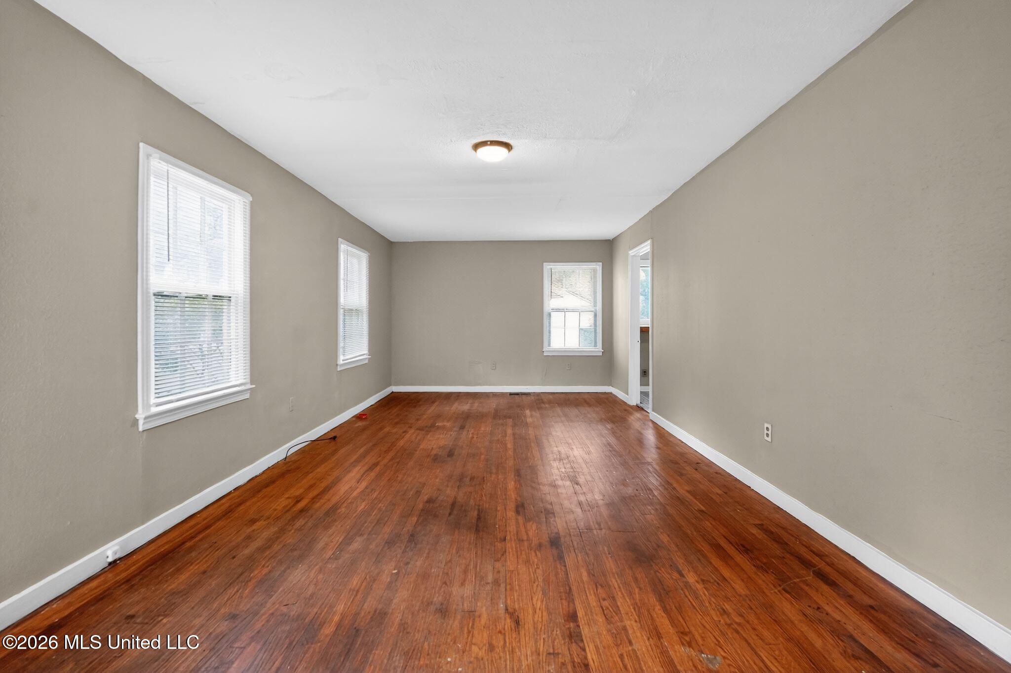 617 Woodbury Road Jackson, MS 39206 - Photo 11 of 39 20_617_Woodbury_Rd_Jackson_MS_39206-Livi