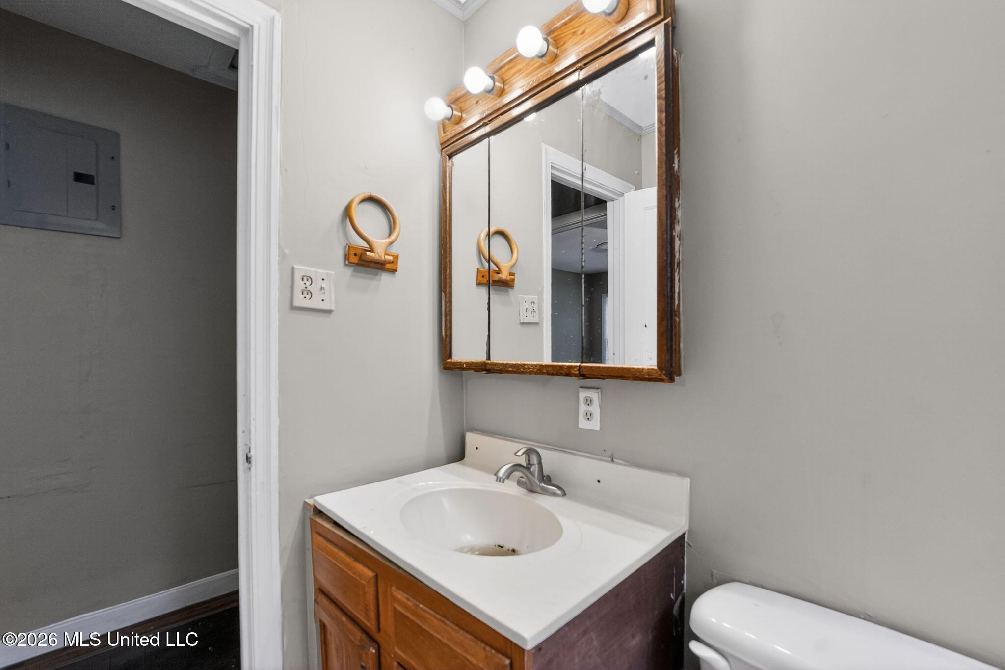 617 Woodbury Road Jackson, MS 39206 - Photo 35 of 39 35_617_Woodbury_Rd_Jackson_MS_39206-Bath