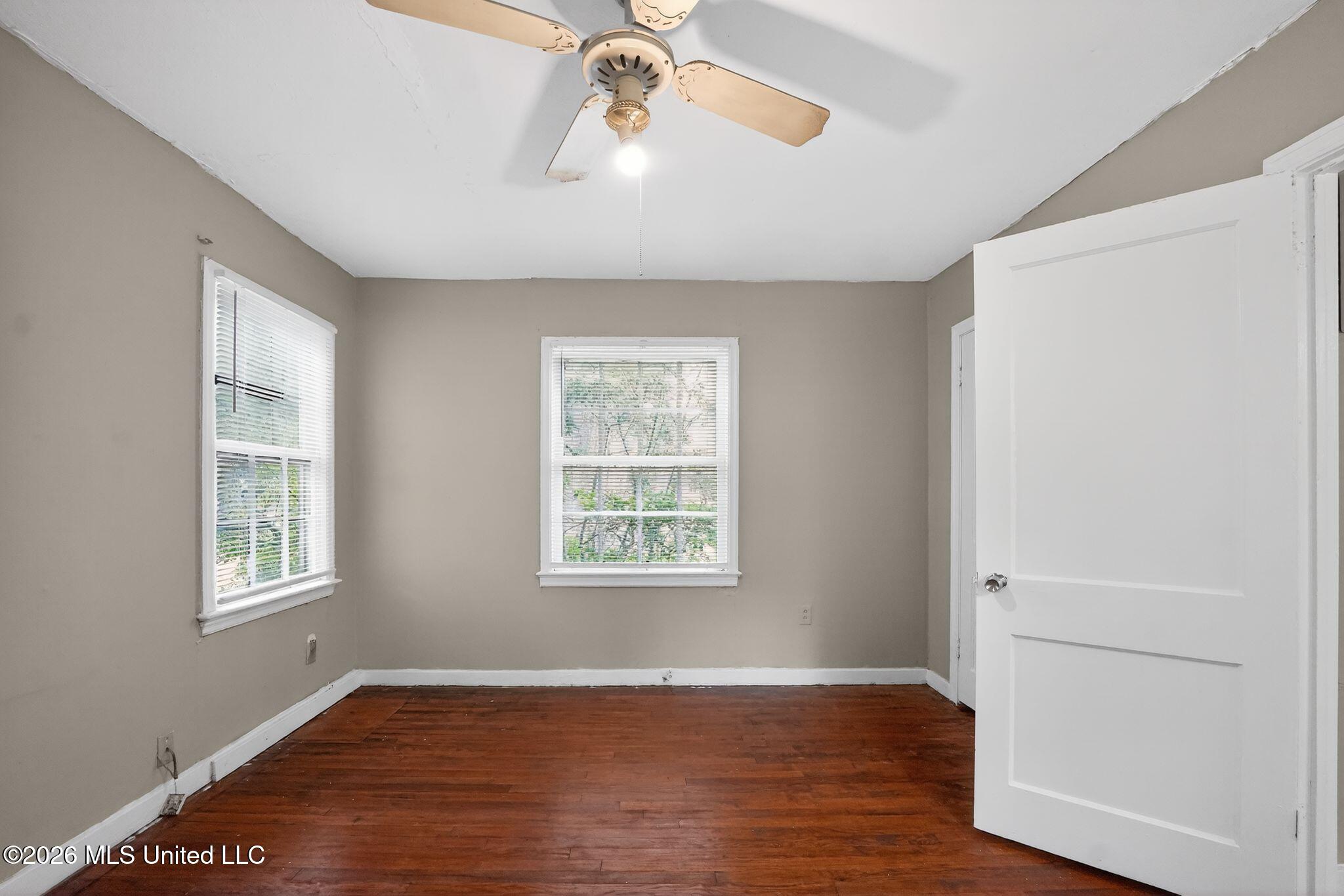 617 Woodbury Road Jackson, MS 39206 - Photo 5 of 39 09_617_Woodbury_Rd_Jackson_MS_39206-Livi