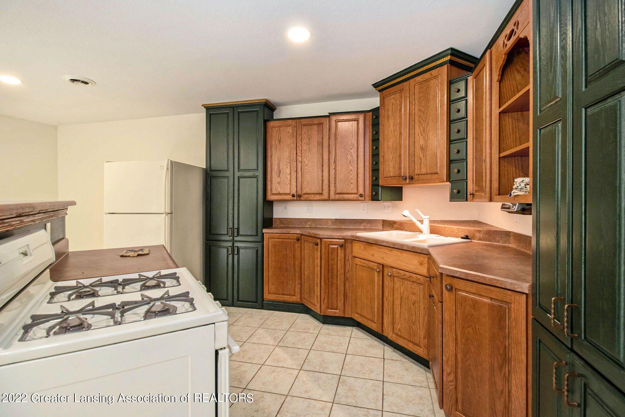 3235 Stillson Road Stockbridge, MI 49285 - Photo 3 of 38 11