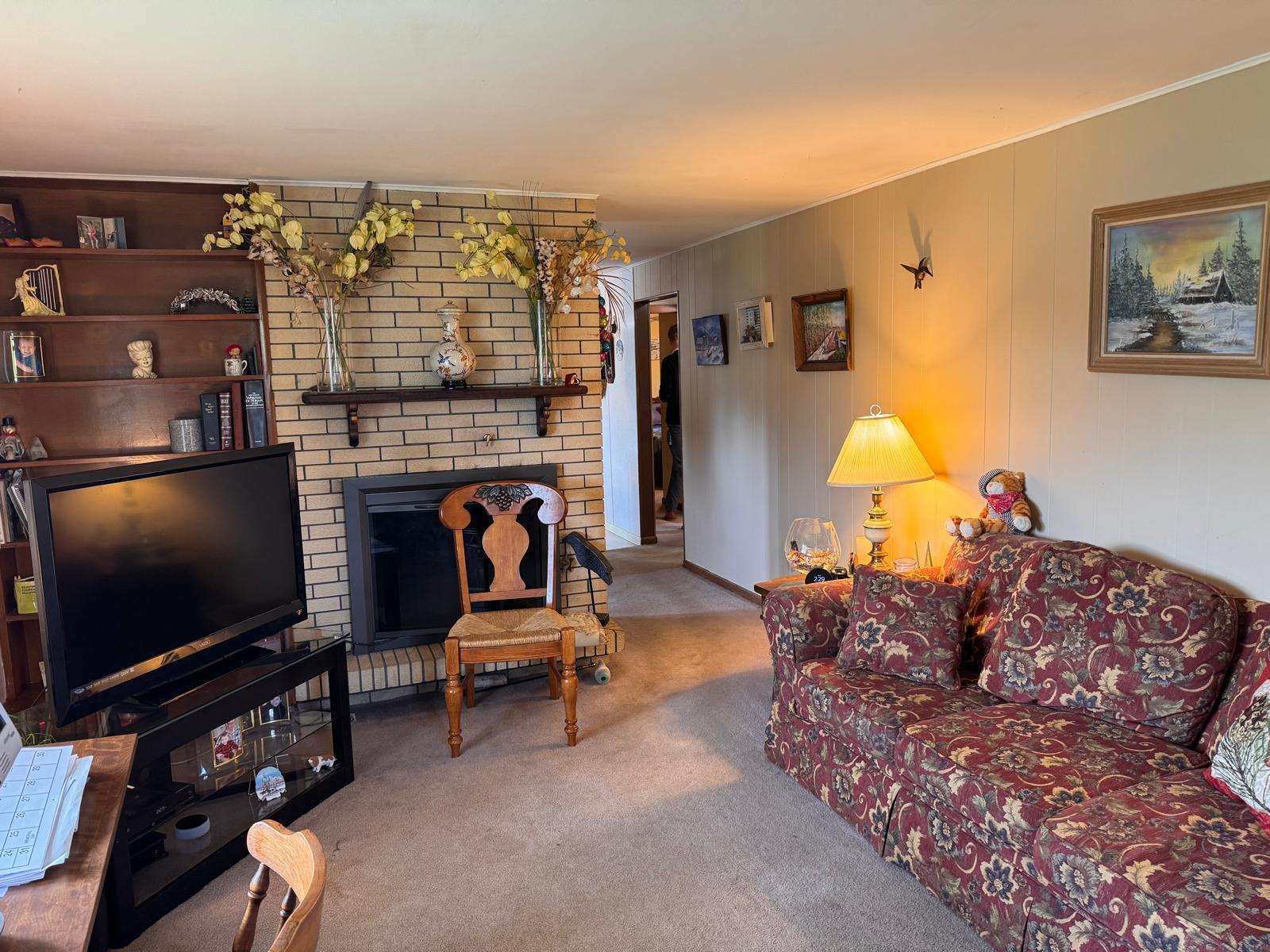 801 State Road Mapleton, ME 04757 - Photo 13 of 29 Living Room
