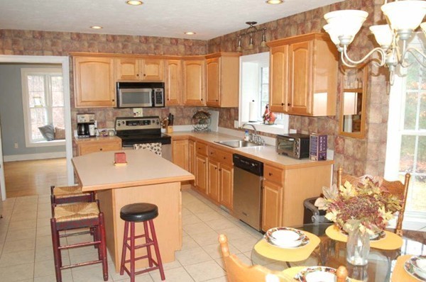 63 Cranberry Road Hanson, MA 02341 - Photo 3 of 23 Gallery Image 3
