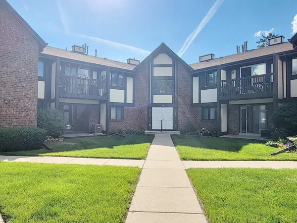$199,900 | 508 South Rochester Street, Unit C, Mukwonago, WI 53149