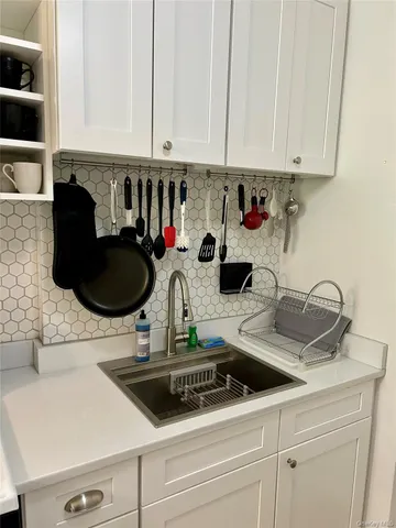 $2,550 | 474 West 238th Street, Unit 4G | Fieldston