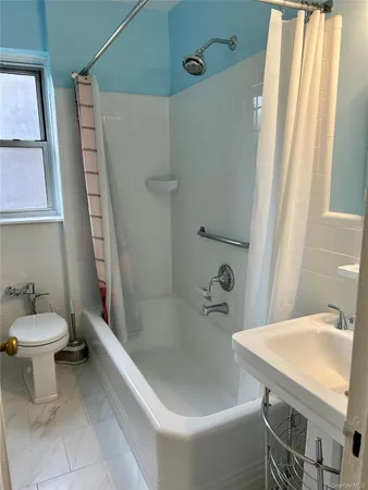 $2,400 | 474 West 238th Street, Unit 4G | Fieldston