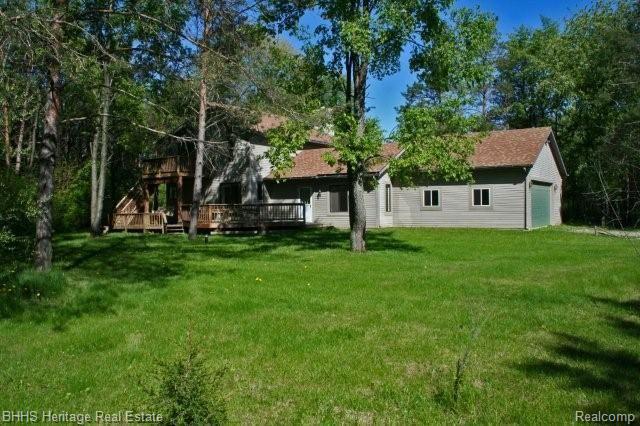 1240 Middle Road Highland, MI 48357 - Photo 1 of 17 Front of House