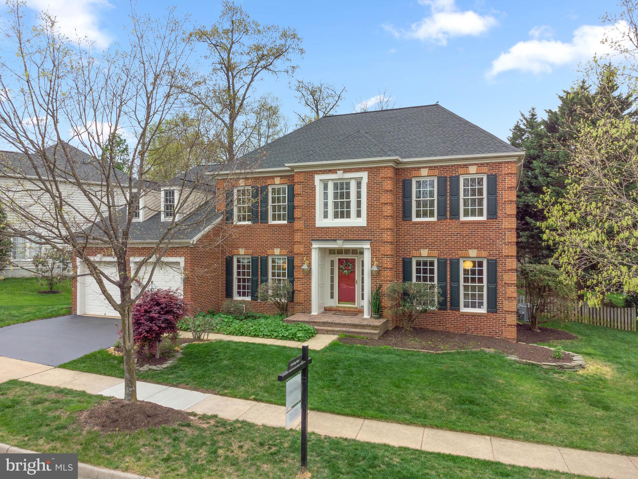 26030 Glasgow Drive Chantilly, VA 20152 - Photo 3 of 42