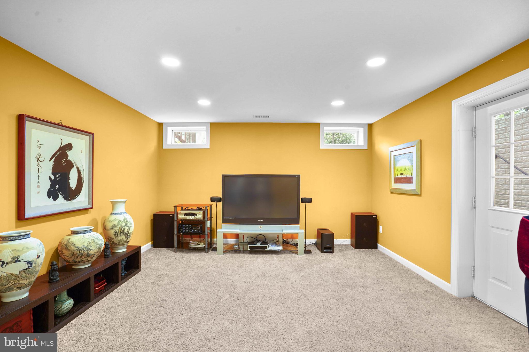 26030 Glasgow Drive Chantilly, VA 20152 - Photo 31 of 42