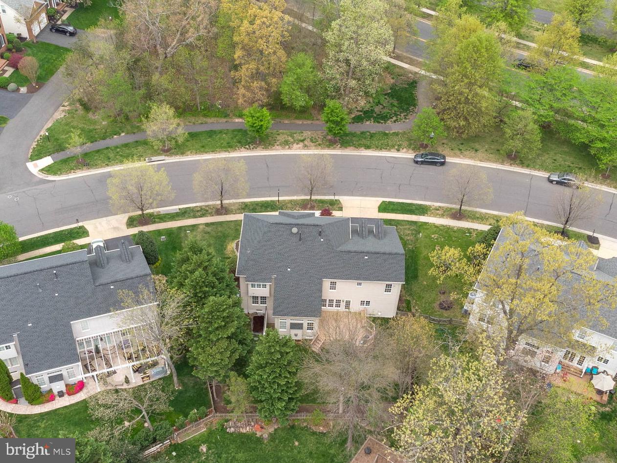 26030 Glasgow Drive Chantilly, VA 20152 - Photo 36 of 42