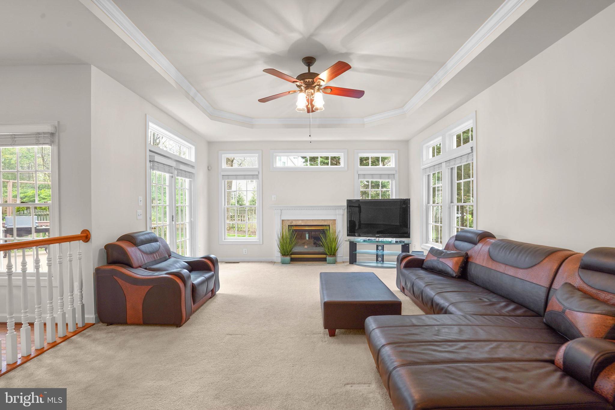 26030 Glasgow Drive Chantilly, VA 20152 - Photo 5 of 42