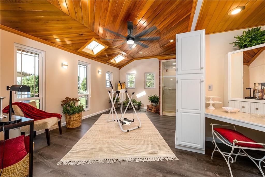 17 Parkcrest Drive Cecil, PA 15321 - Photo 14 of 25 a very nice looking room with a couch