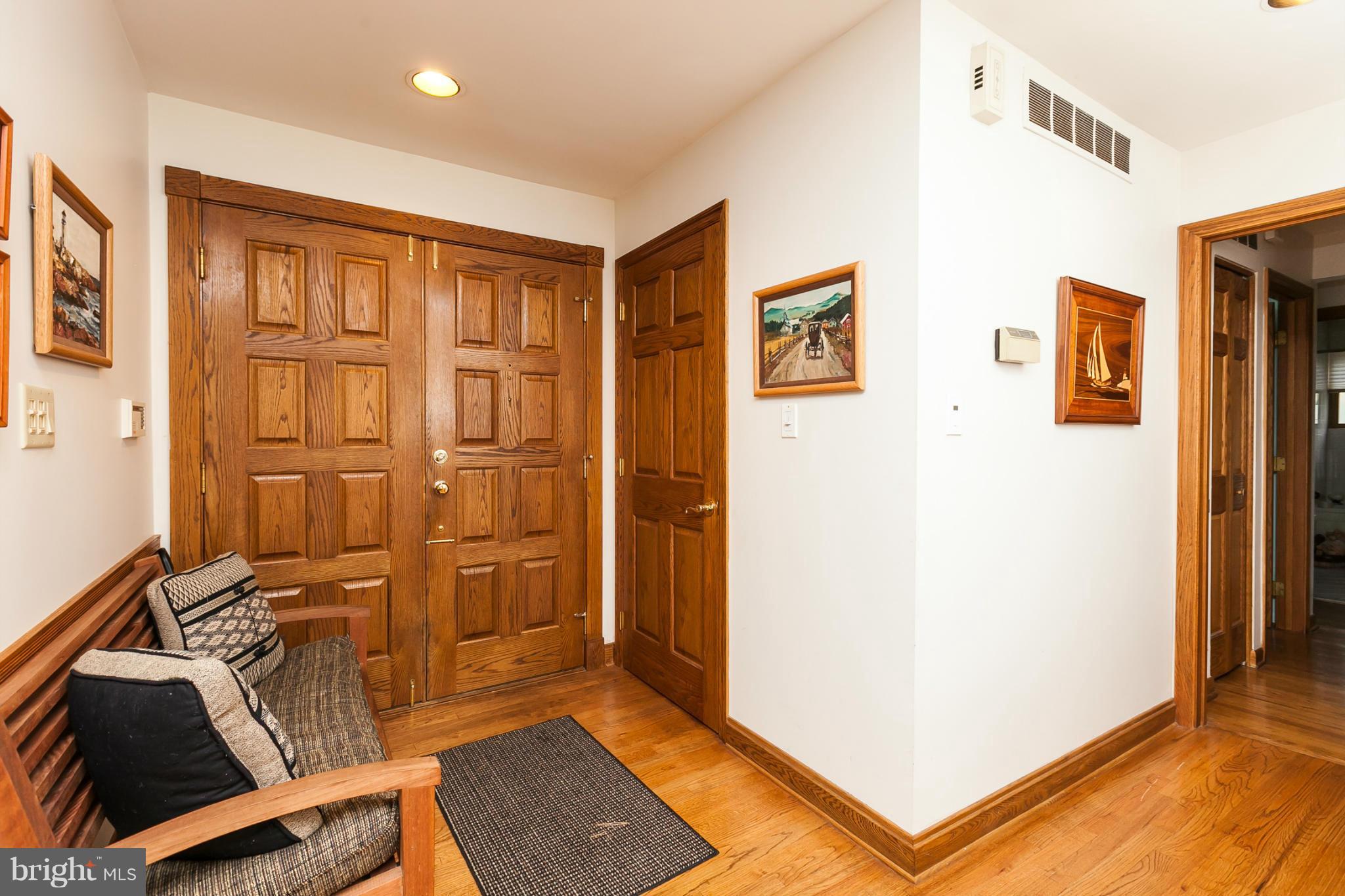 3416 Birch Hollow Road Baltimore, MD 21208 - Photo 3 of 30 Foyer