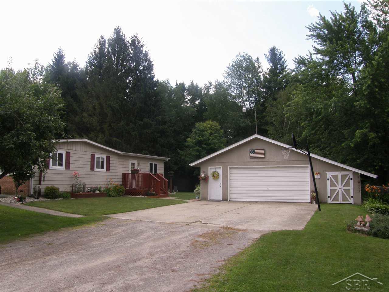 3530 Busch Road Birch Run, MI 48415 - Photo 2 of 28 31387314-1.JPG