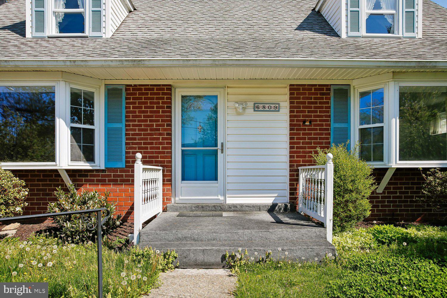 6809 Ontario Street Springfield, VA 22152 - Photo 5 of 70 Porch