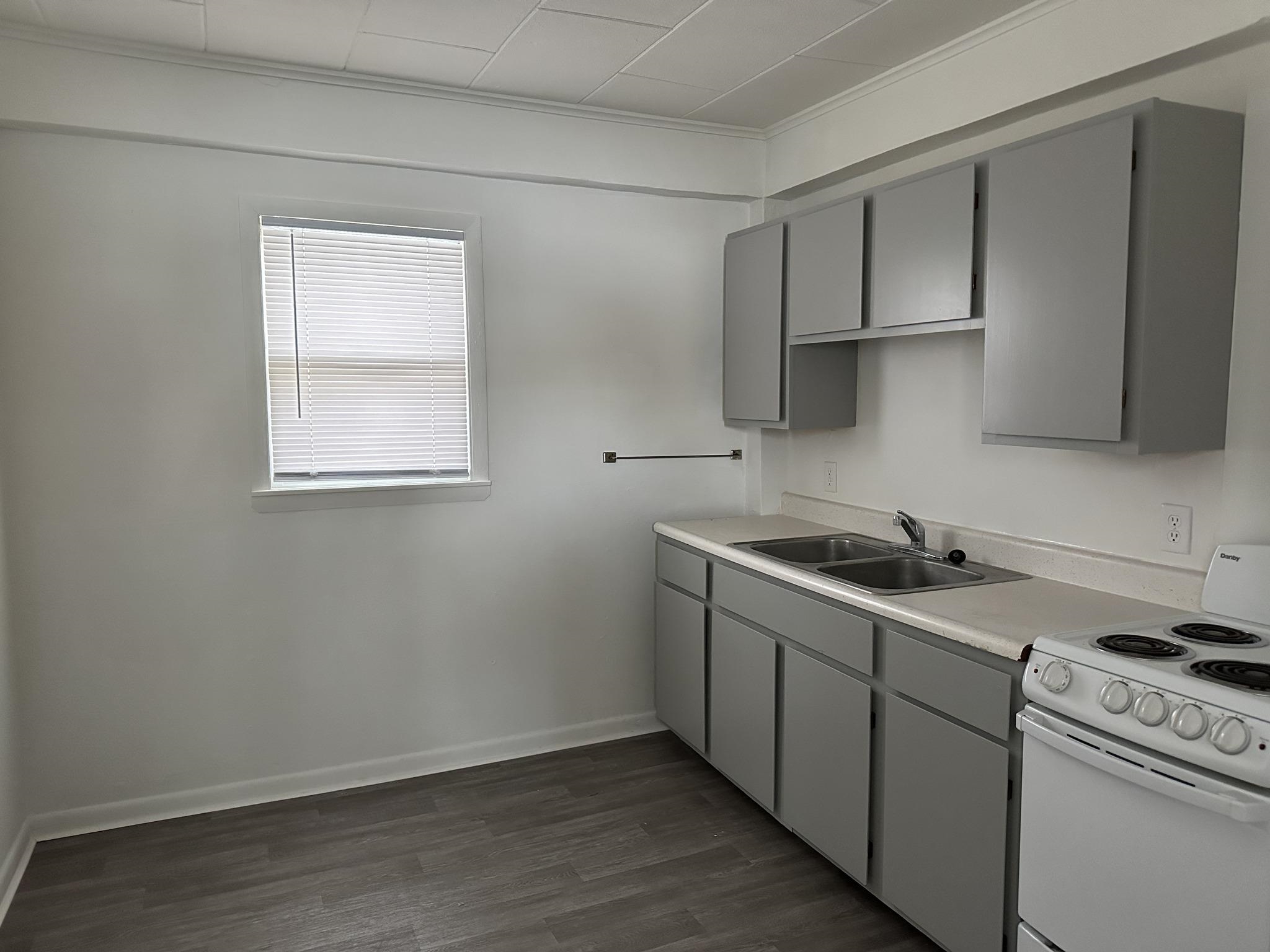 309 West Pleasant Street Freeport, IL 61032 - Photo 20 of 33