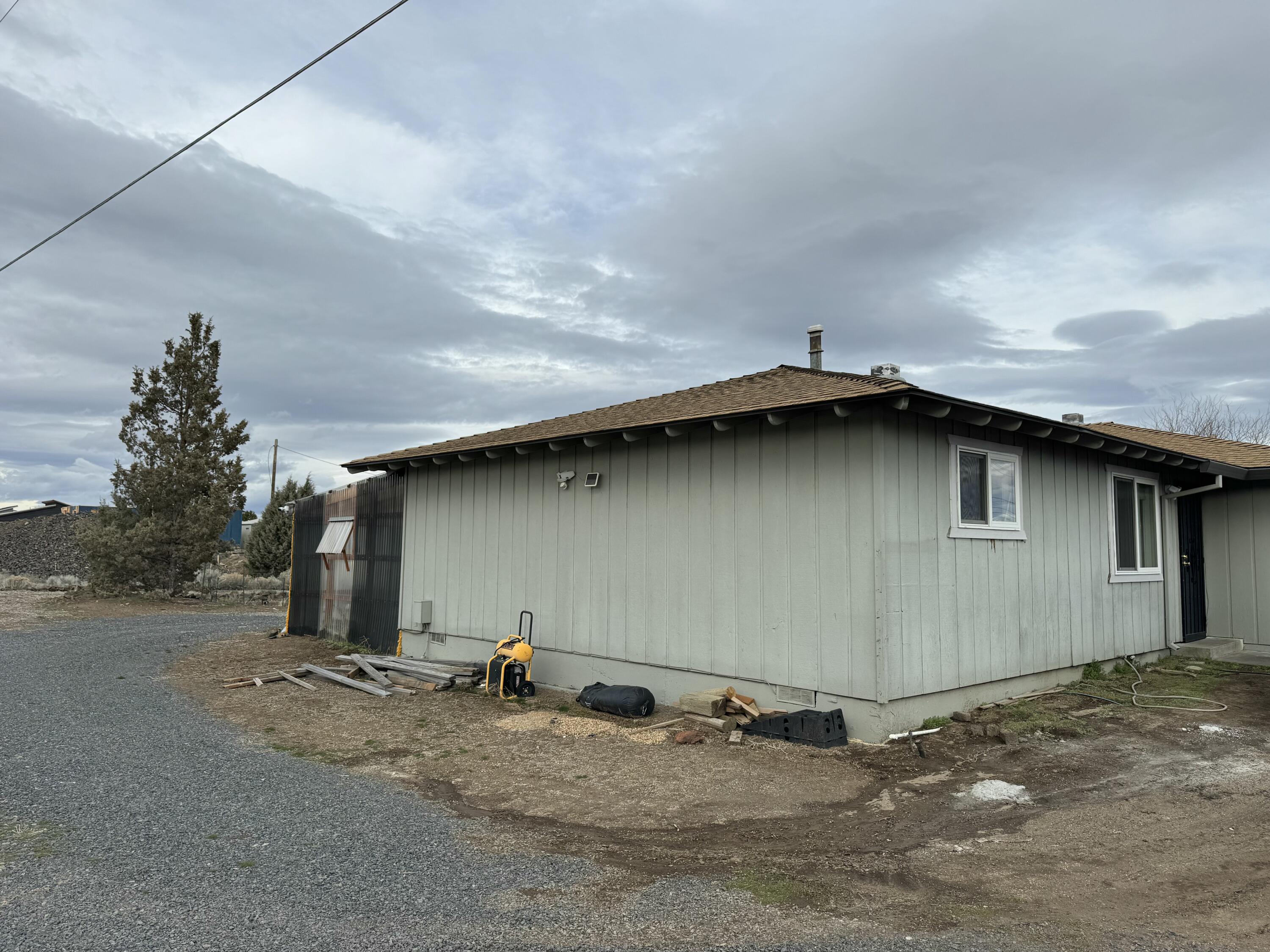 21130 Southeast Reed Market Road Bend, OR 97702 - Photo 4 of 26
