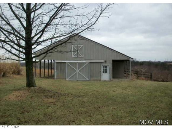 6042 Union Campground Road Letart, WV 25253 - Photo 4 of 16 Horse Barn