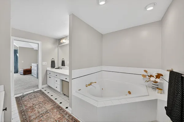 $675,000 | 71137 Covington Bluff Court, Niles, MI 49120