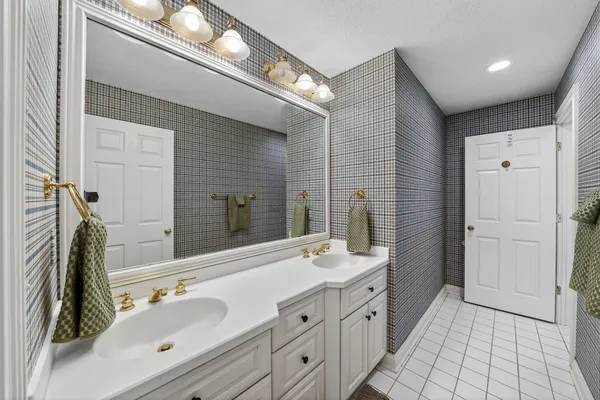 $675,000 | 71137 Covington Bluff Court, Niles, MI 49120
