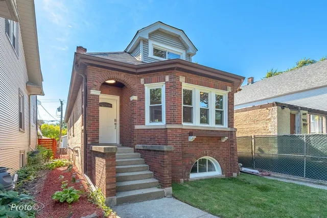 $575,000 | 1141 Highland Avenue, Oak Park, IL 60304