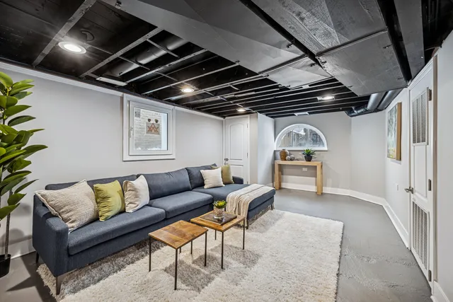 $575,000 | 1141 Highland Avenue, Oak Park, IL 60304