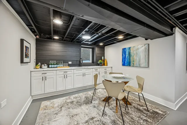 $575,000 | 1141 Highland Avenue, Oak Park, IL 60304