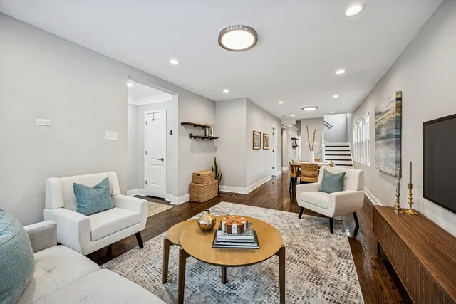 $575,000 | 1141 Highland Avenue, Oak Park, IL 60304