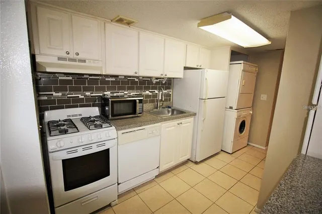 $129,900 | 125 Water Front Way, Unit 200, Altamonte Springs, FL 32701