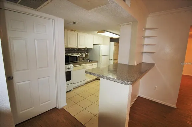 $129,900 | 125 Water Front Way, Unit 200, Altamonte Springs, FL 32701