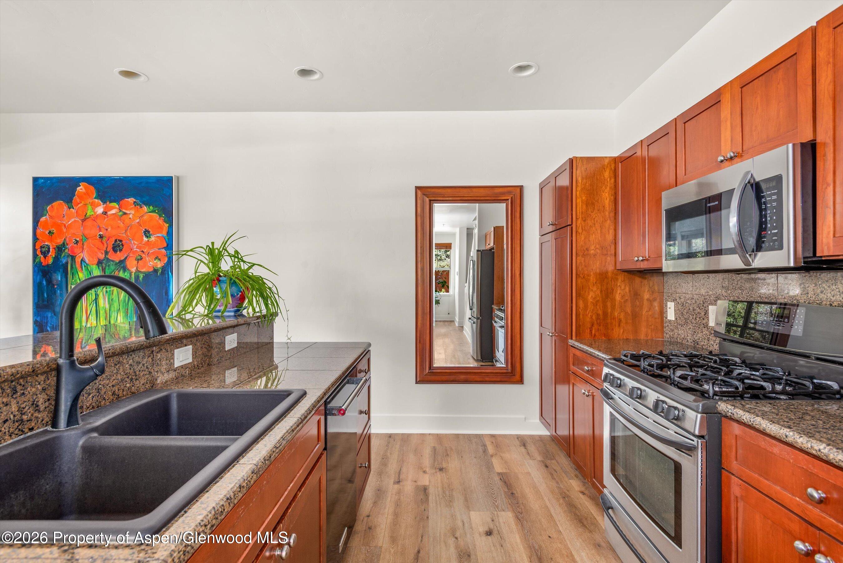 520 Evans Court Basalt, CO 81621 - Photo 12 of 32 18-520EvansCt_06282026019