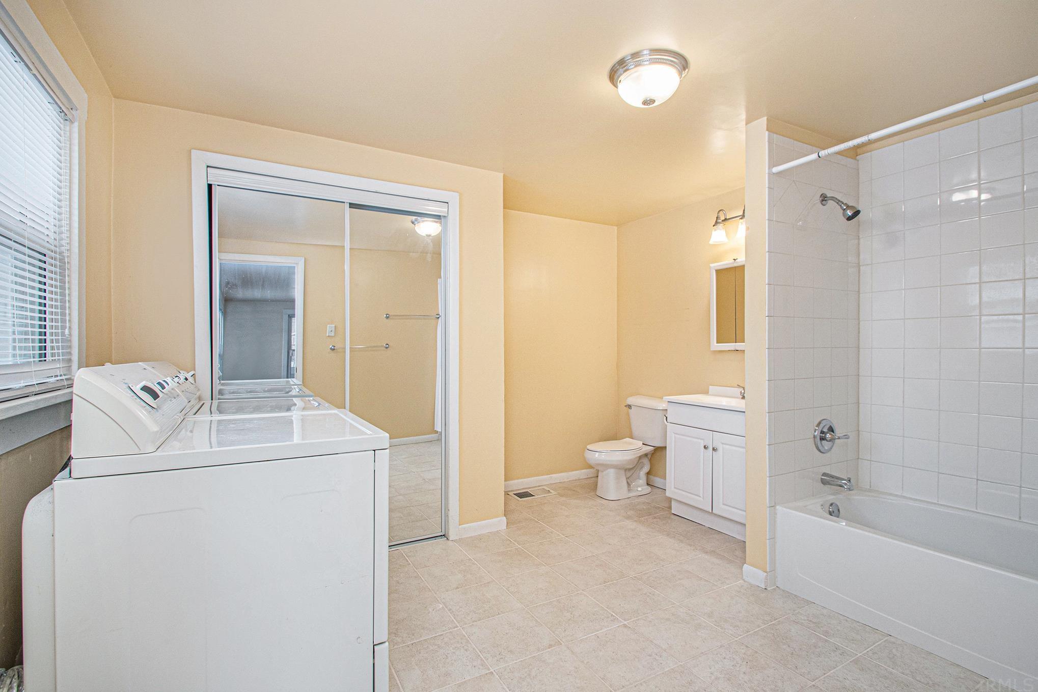 1849 Osolo Road Elkhart, IN 46514 - Photo 12 of 24 Gallery Image 12
