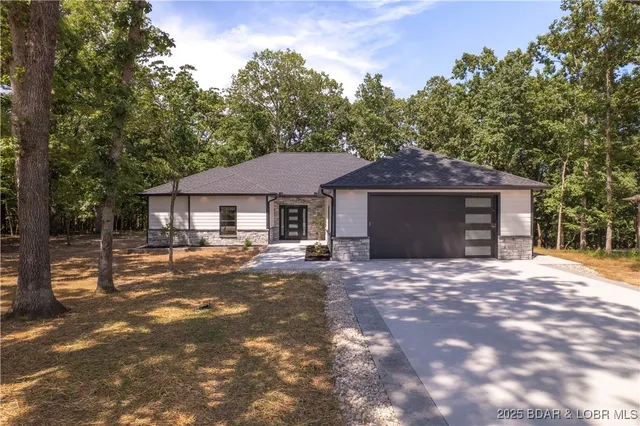 $569,000 | 582 Grand Point Boulevard, Sunrise Beach, MO 65079