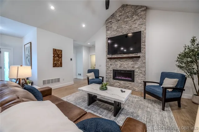 $569,000 | 582 Grand Point Boulevard, Sunrise Beach, MO 65079