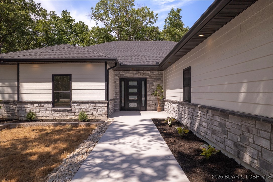 582 Grand Point Boulevard Sunrise Beach, MO 65079 - Photo 3 of 50