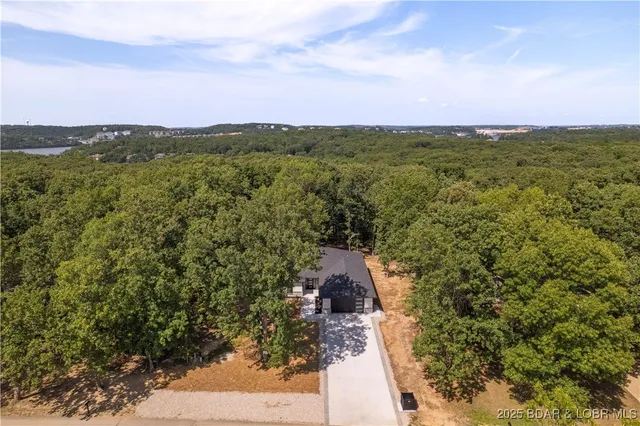 $569,000 | 582 Grand Point Boulevard, Sunrise Beach, MO 65079