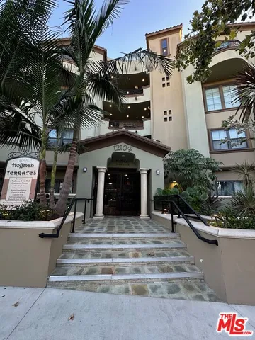 $4,850 | 12104 Hoffman Street, Unit 302, Studio City, CA 91604