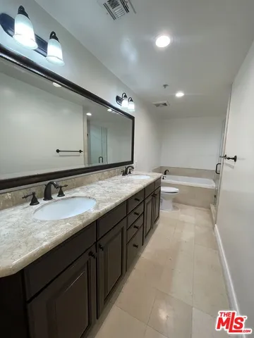 $4,850 | 12104 Hoffman Street, Unit 302, Studio City, CA 91604