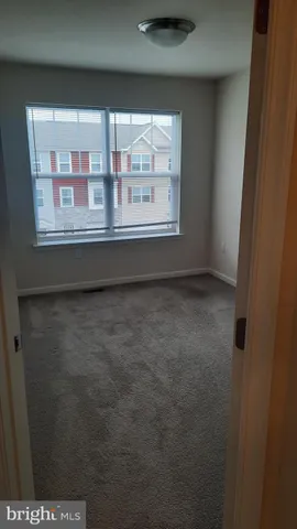 $2,010 | 945 Admiral's Quay Drive, Mechanicsburg, PA 17050