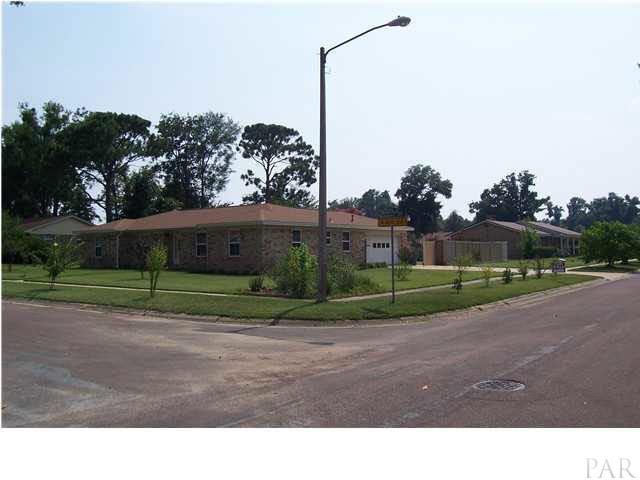 8385 Banberry Road Pensacola, FL 32514 - Photo 3 of 9 Gallery Image 3