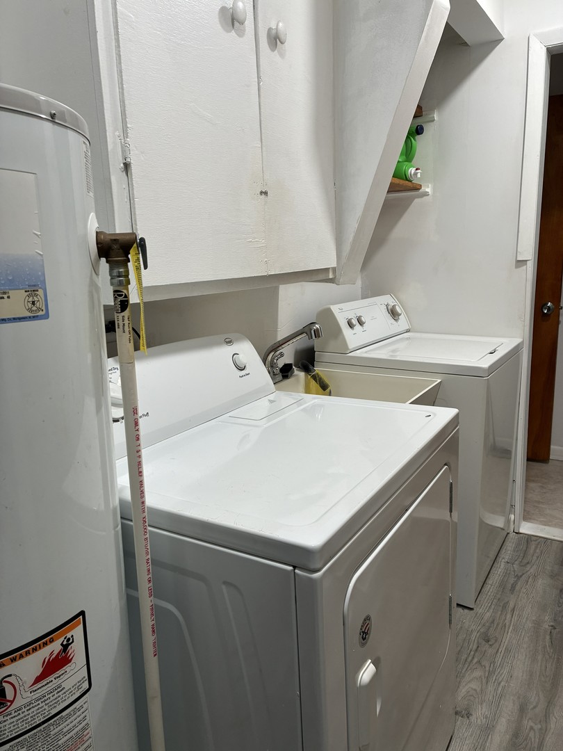 14622 Wabash Avenue Dolton, IL 60419 - Photo 14 of 18 a utility room with dryer and washer