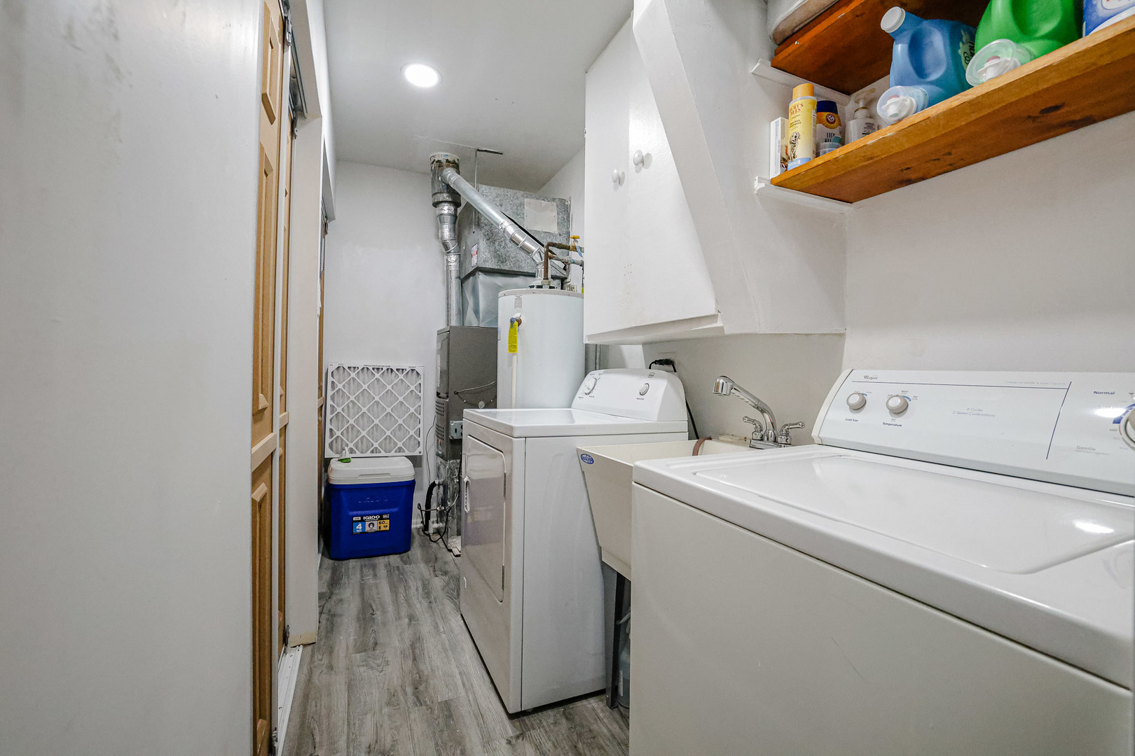 14622 Wabash Avenue Dolton, IL 60419 - Photo 15 of 18 a utility room with dryer and washer