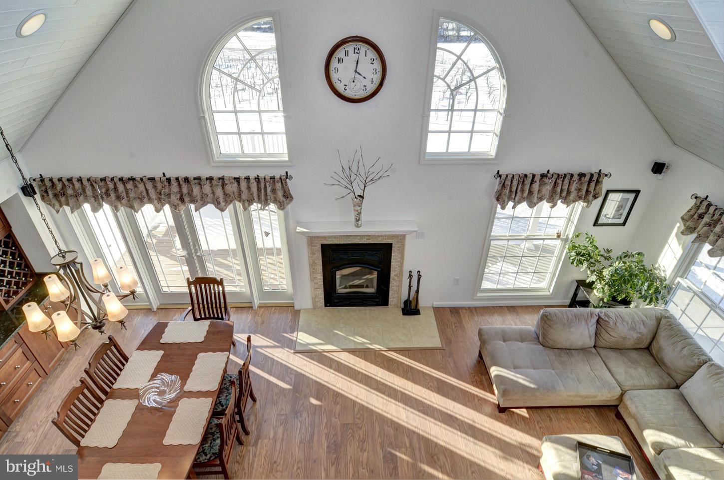 2427 Ebbvale Road Manchester, MD 21102 - Photo 5 of 28 Living Room