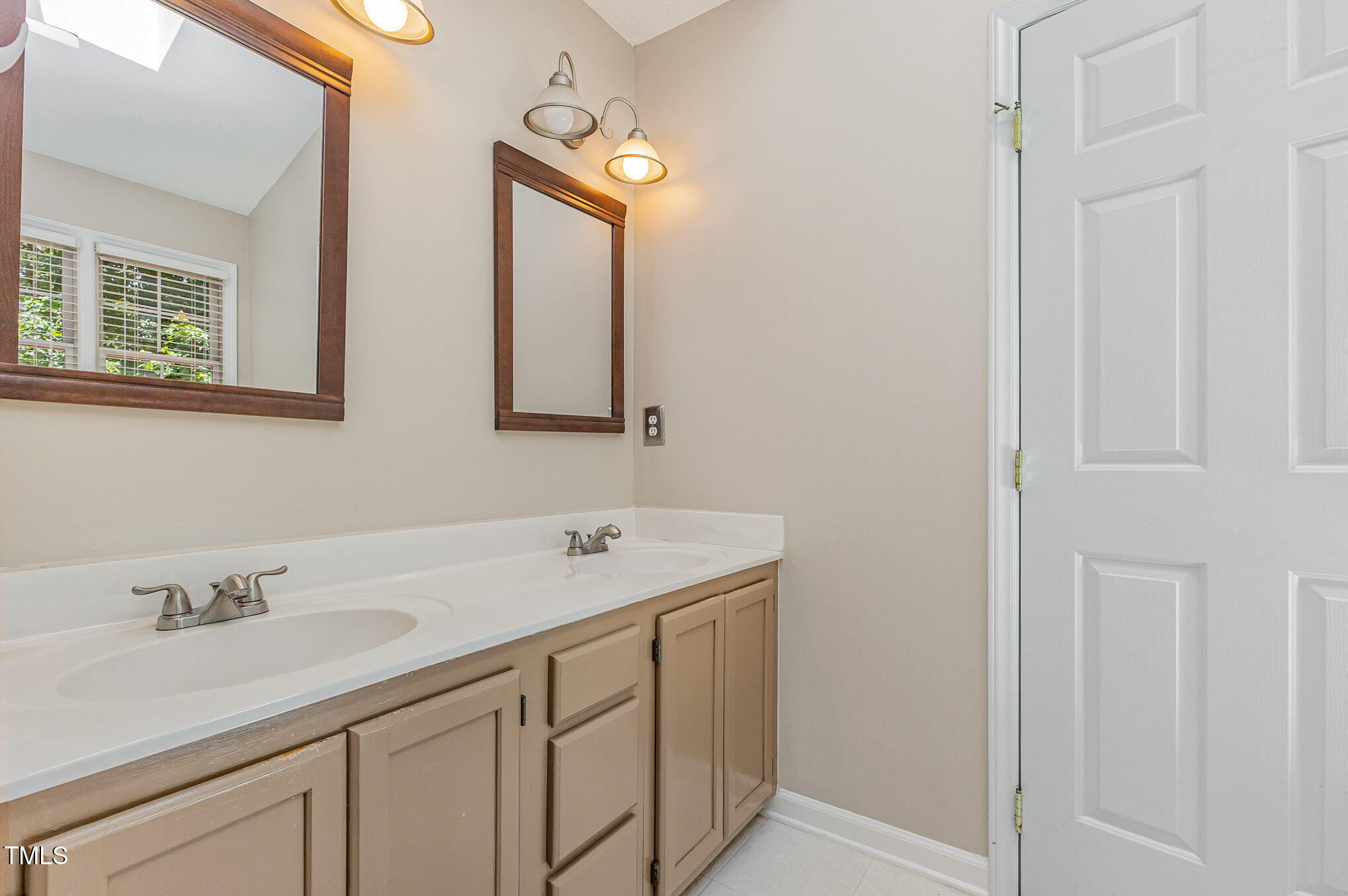 9308 Carisbrook Court Raleigh, NC 27615 - Photo 14 of 24 023_cj4a0830-edit_569