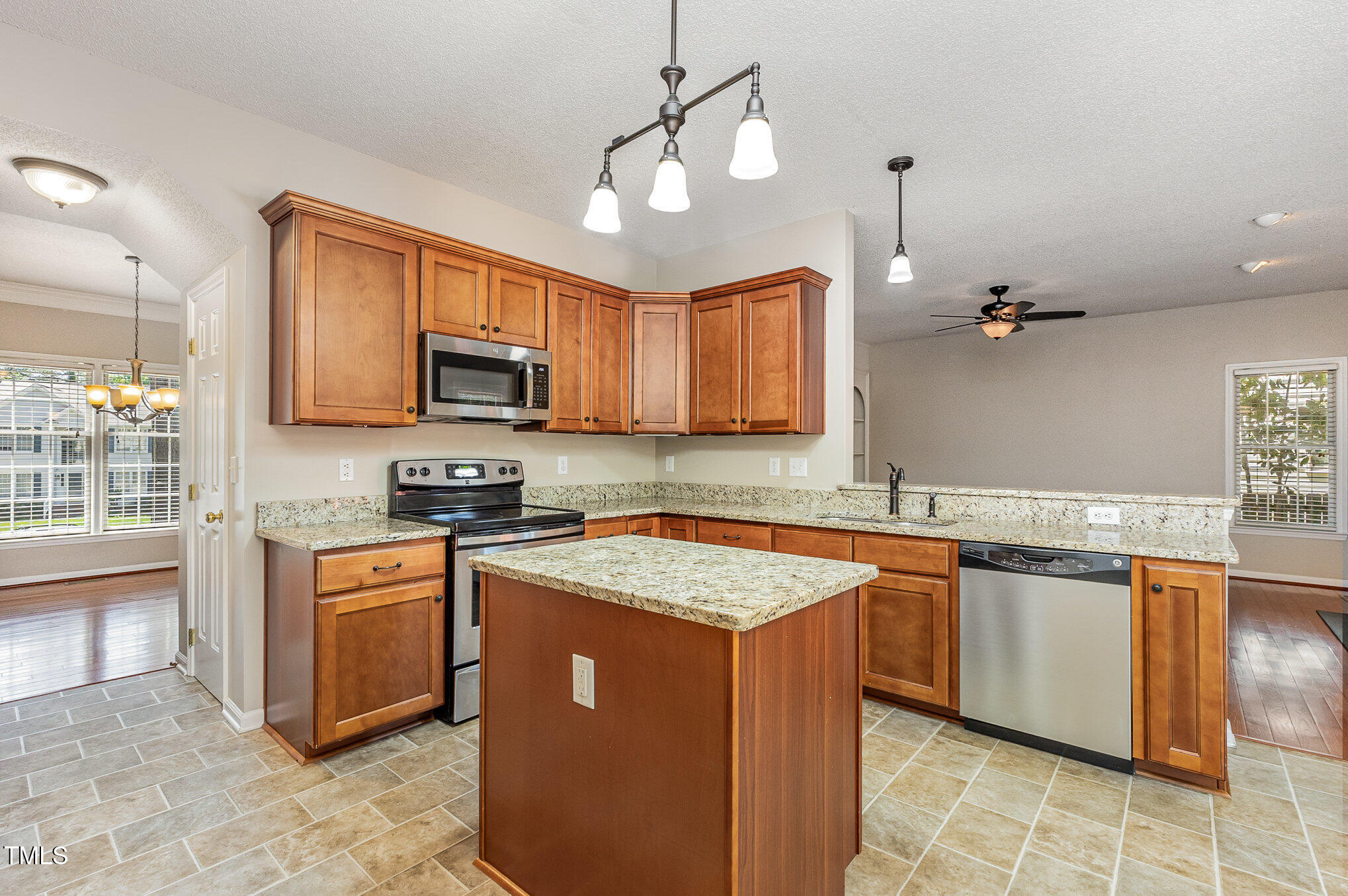 9308 Carisbrook Court Raleigh, NC 27615 - Photo 10 of 24 008_cj4a0804-edit_421