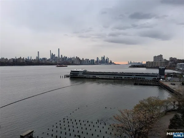 $2,700 | 6407 City Place, Unit 6407, Edgewater, NJ 07020